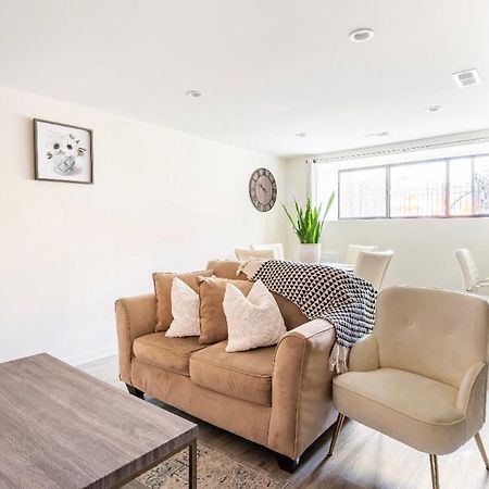 Cozy 2 Brm Apartment Mins Away From United Center Чикаго Екстериор снимка