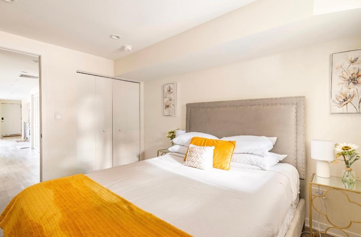 Cozy 2 Brm Apartment Mins Away From United Center Чикаго Екстериор снимка