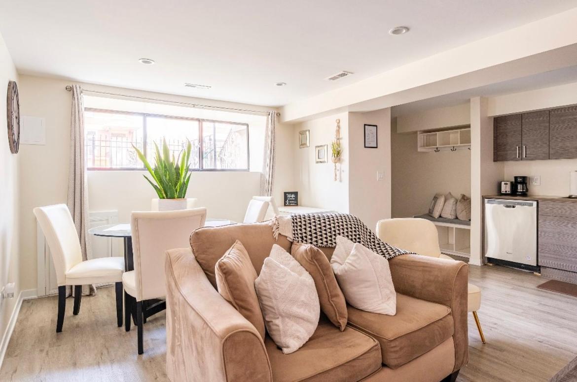 Cozy 2 Brm Apartment Mins Away From United Center Чикаго Екстериор снимка