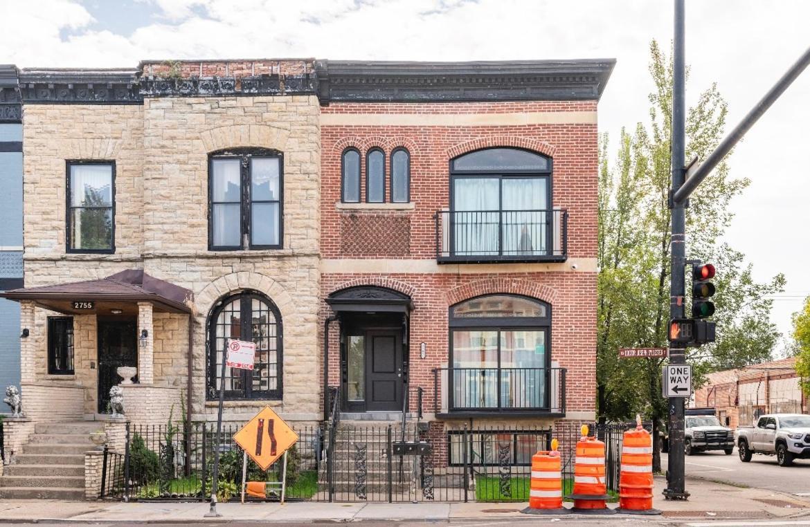 Cozy 2 Brm Apartment Mins Away From United Center Чикаго Екстериор снимка